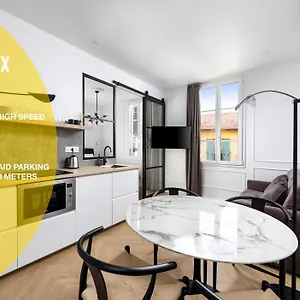 Secret Contemporary Courtyard Appartement